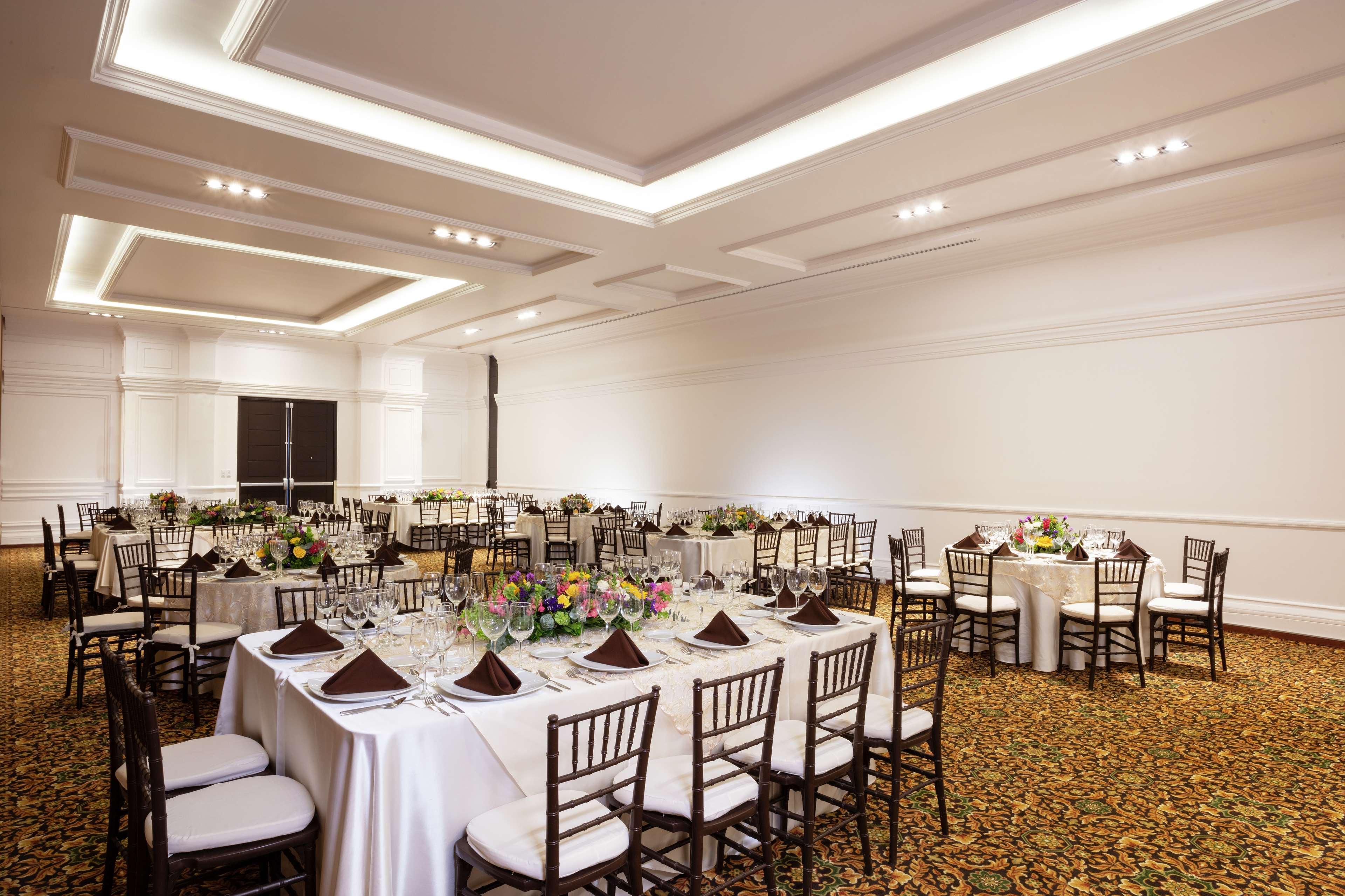 Doubletree By Hilton Toluca Exterior foto