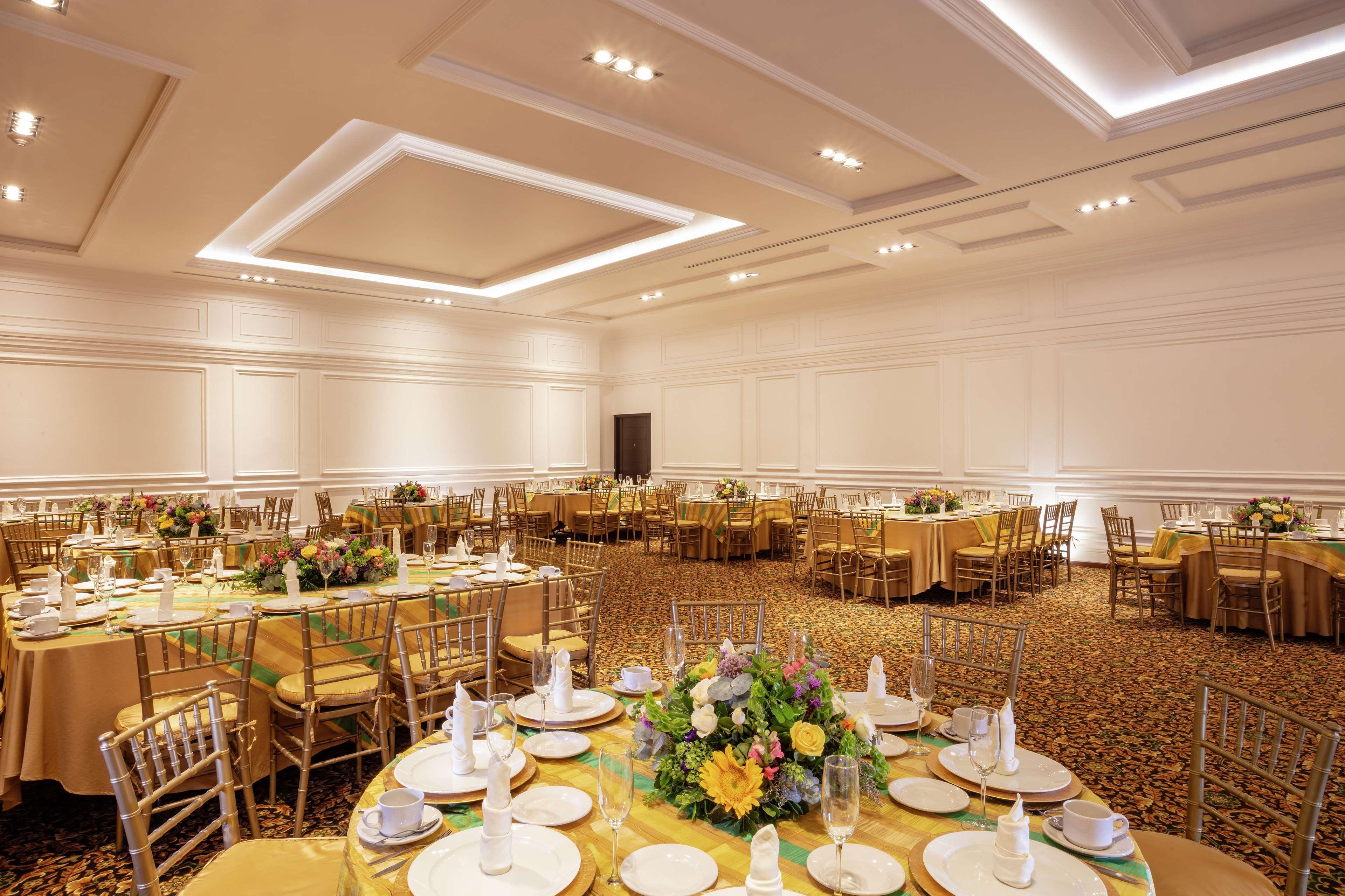 Doubletree By Hilton Toluca Exterior foto