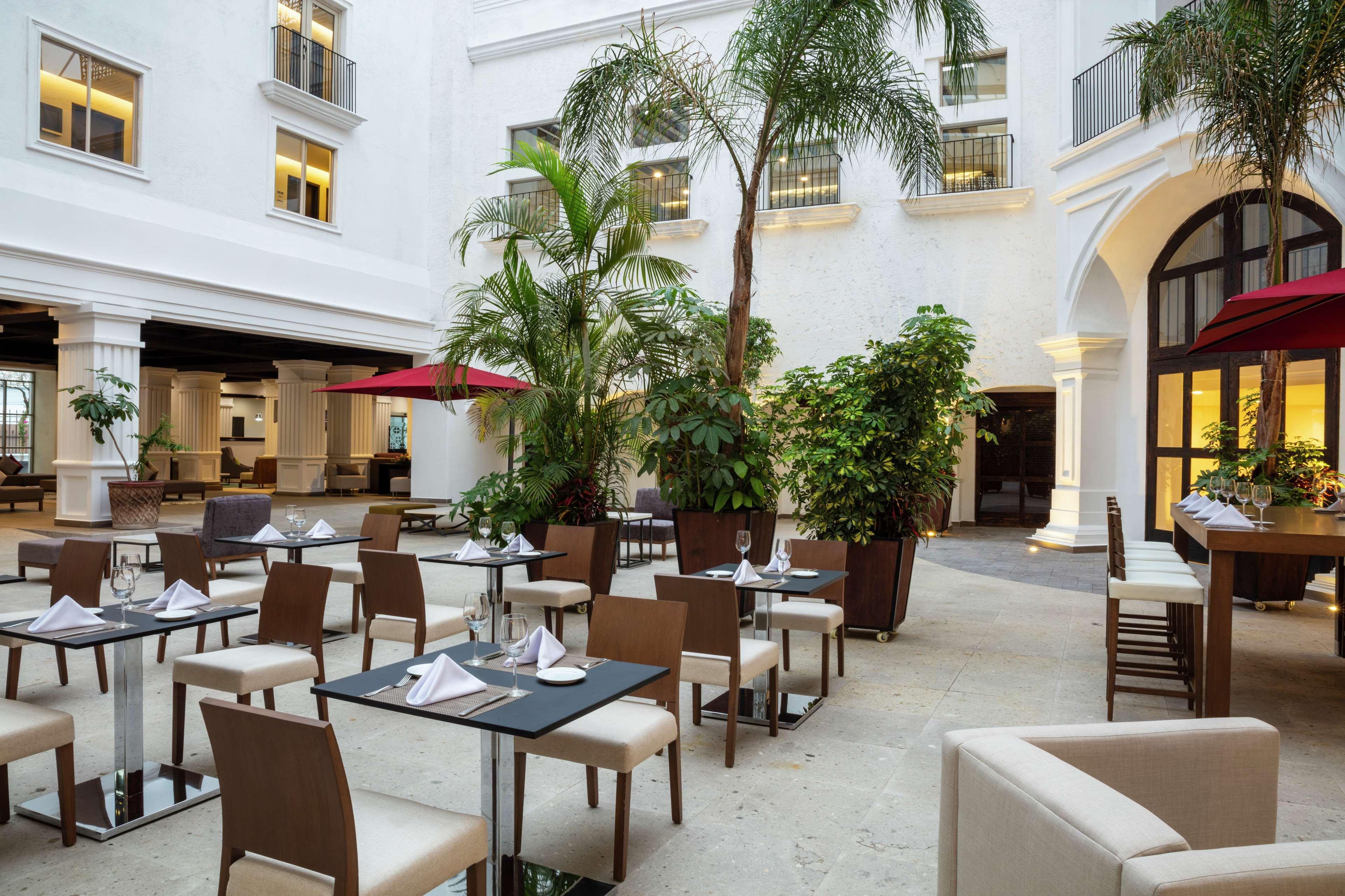 Doubletree By Hilton Toluca Exterior foto