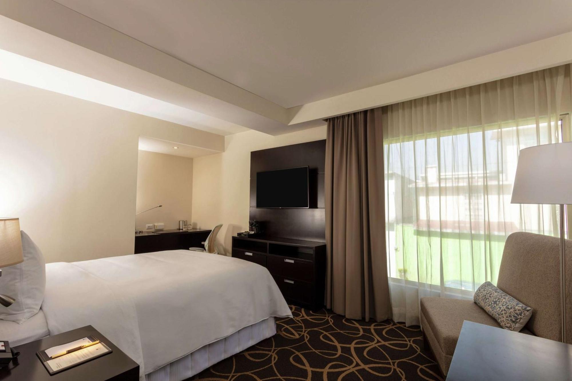 Doubletree By Hilton Toluca Exterior foto
