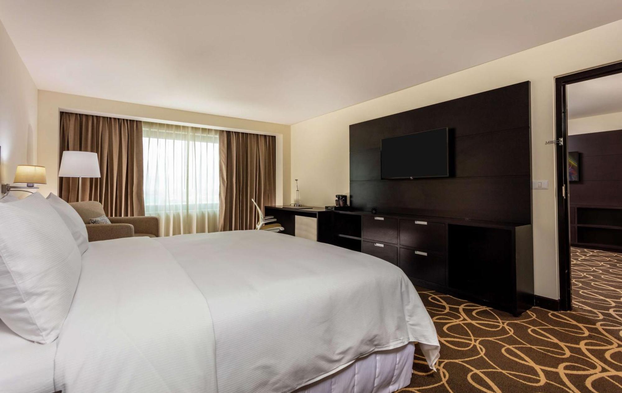 Doubletree By Hilton Toluca Exterior foto