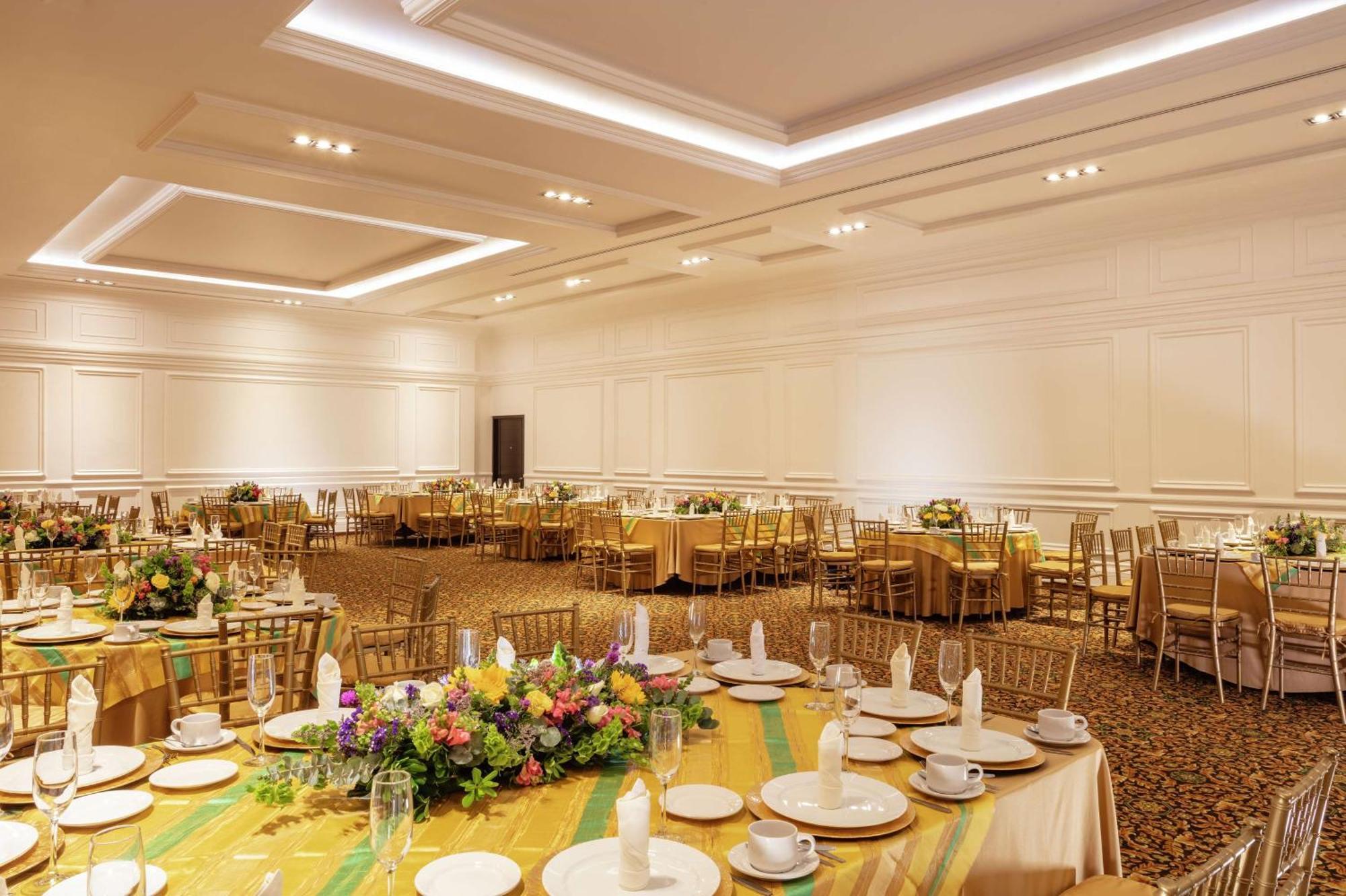 Doubletree By Hilton Toluca Exterior foto