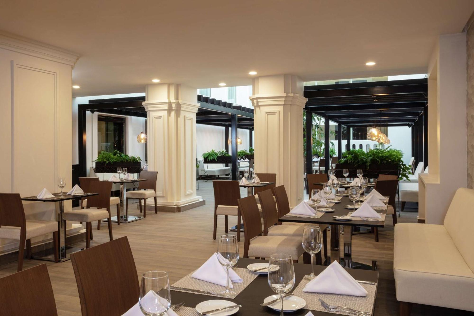 Doubletree By Hilton Toluca Exterior foto